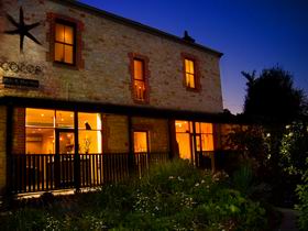 Cocos Hair And Day Spa - Accommodation Guide 0