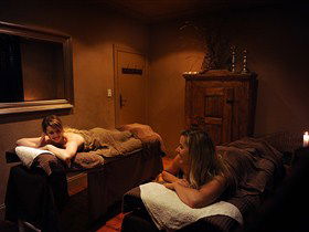 Cocos Hair And Day Spa - Accommodation Guide 1