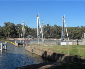 Lock 10 And Weir - Accommodation Guide 3
