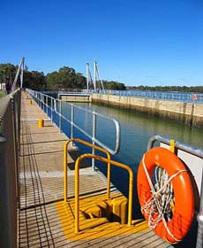 Lock 10 And Weir - Accommodation Guide 1