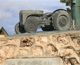 Ferguson Tractor Monument - Accommodation China 3