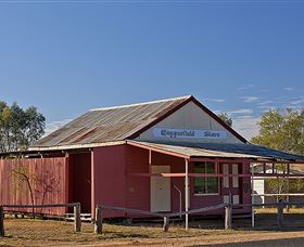 Copperfield Store, Chimney And Cemetery - Accommodation Guide 3