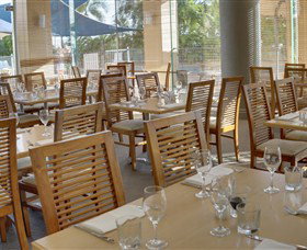 Finz Restaurant And Bar - Accommodation China 2