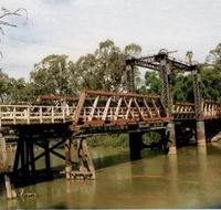 Swan Hill - Murray River Road Bridge - Accommodation Guide