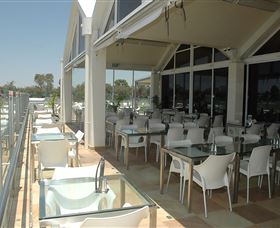 Moama Sports Club - Accommodation Guide 2