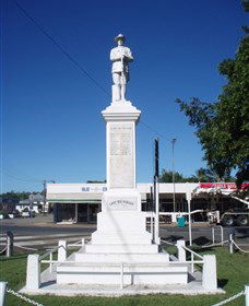 Sarina War Memorial - Accommodation Guide 2