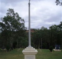 The Coronation Lamp Memorial - Accommodation Guide