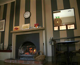 Gerry's @ The Commercial Hotel - Accommodation Guide 2