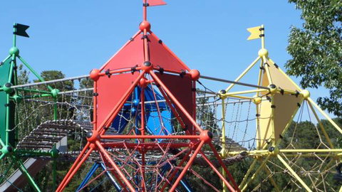 Fadden Pines Playground - Accommodation Guide 3