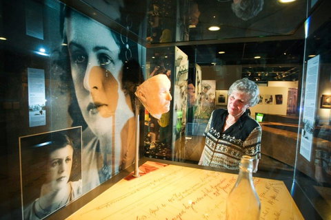 Albury Library Museum - Accommodation Guide 6