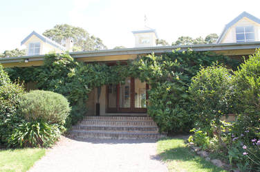 Ivy Hill Gallery - Accommodation Guide 5