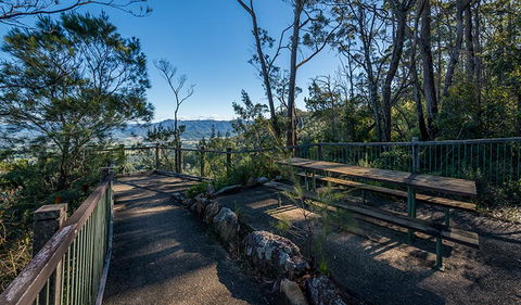 Newbys Lookout - Accommodation Guide 3