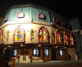 Draculas Cabaret Restaurant - Accommodation Asia 0