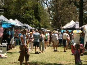 Broadbeach Art And Craft Markets - Accommodation China 1
