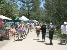 Broadbeach Art And Craft Markets - Accommodation China 2