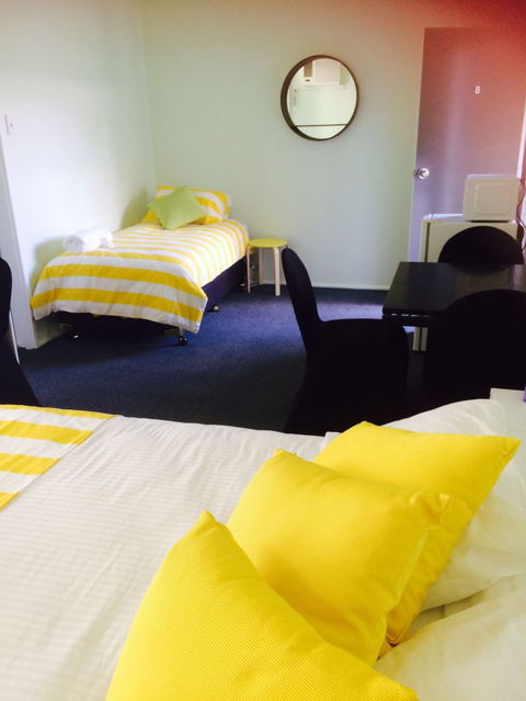 Town House Motor Inn - Accommodation Asia 3