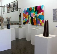 Colin Sweeney Art - Accommodation Guide