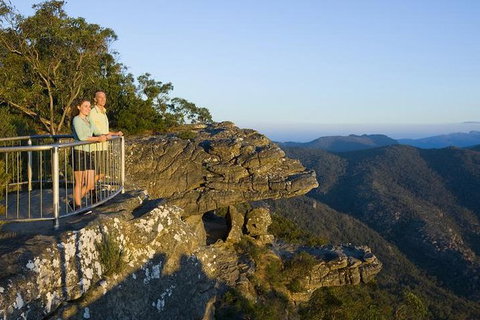 Grampians National Park With Kangaroos And MacKenzie Falls From Melbourne - Accommodation Guide 0