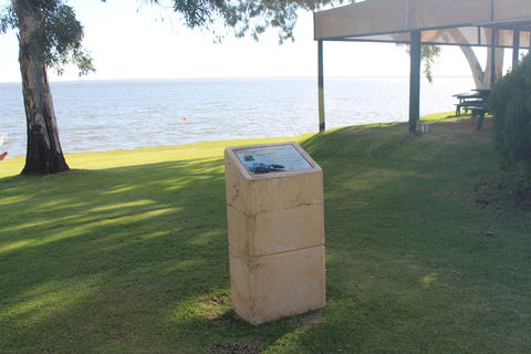 Barmera Aquatic Sporting Pioneers - Accommodation Guide 2