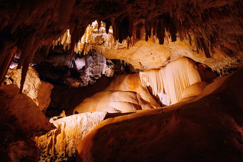Jewel Cave - Accommodation Guide 1