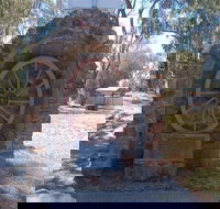 Jindera Pioneer Cairn - Accommodation China