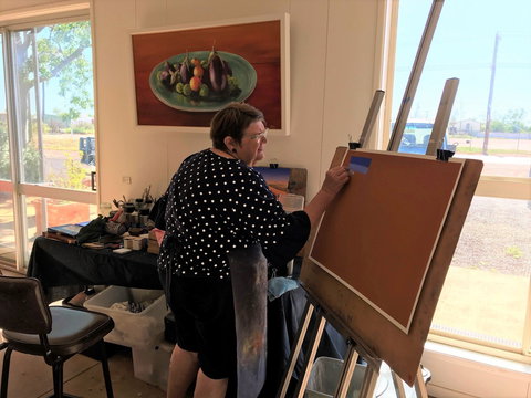 Lyn Barnes Gallery - Accommodation China 1