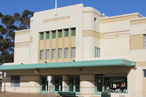 Bonney Theatre - Accommodation Guide 0