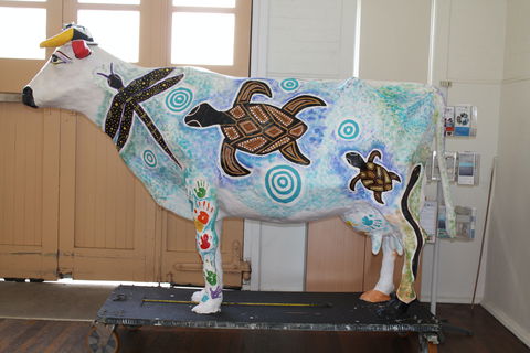 Daisy The Decorated Dairy Cow - Accommodation Guide 1