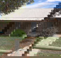 Early Settlers Cottage Solly's Hut - Accommodation China