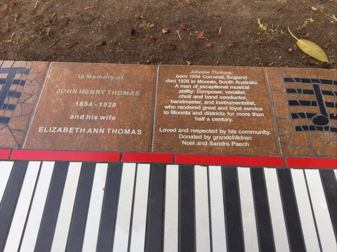 Piano Park Bench, Moonta - Accommodation China 1