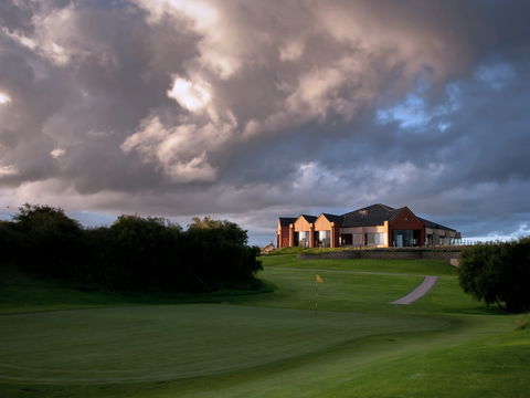 Albany Golf Club - Accommodation Guide 0