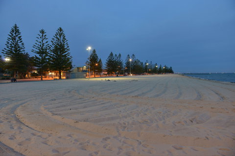 Altona Beach - Accommodation Guide 1