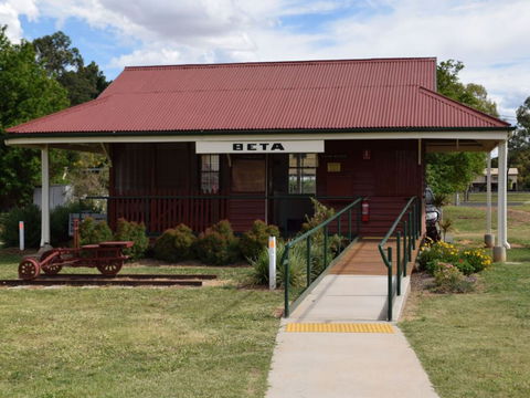 Beta Hut And Railway Memorabilia - Accommodation China 0