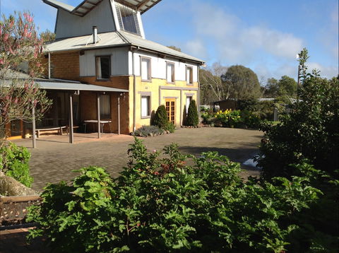 HIRL Hamilton Institute Of Rural Learning - Accommodation Guide 0