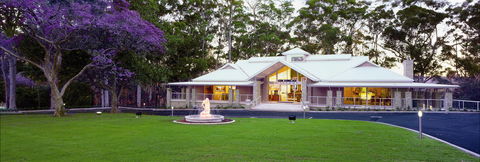 Ken Duncan Gallery - Accommodation Guide 0