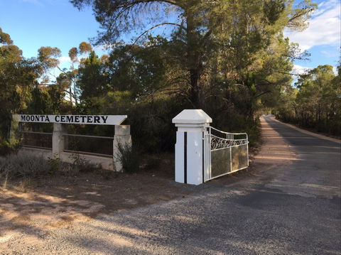 Moonta Cemetery - Accommodation China 0