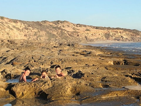 Streaky Bay - Back Beach - Accommodation Guide 1