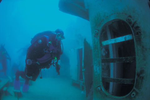 Ex HMAS Hobart Dive Site - Accommodation Asia 2