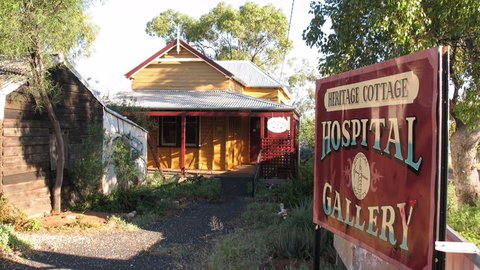 Lightning Ridge Heritage Cottage - Accommodation Asia 0
