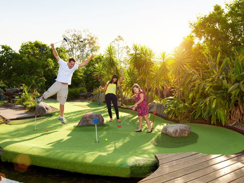 Victoria Park Golf Complex - Accommodation China 0