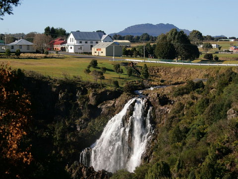 Waratah Falls - Accommodation Guide 0