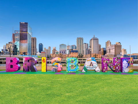 BRISBANE Sign - Accommodation Guide 0