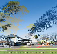 Eddie Santaguiliana Way - Accommodation Guide