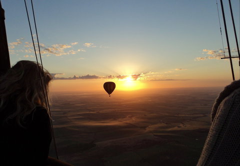 The Avon Valley 500 Loop - Accommodation China 0