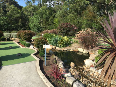 18 Hole Mini Golf - Club Husky - Accommodation Asia 0