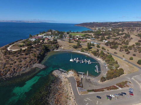 Christmas Cove - Accommodation Guide 0