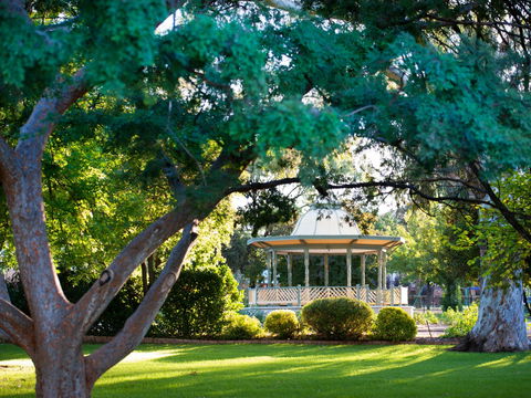 Robertson Park - Accommodation Asia 0