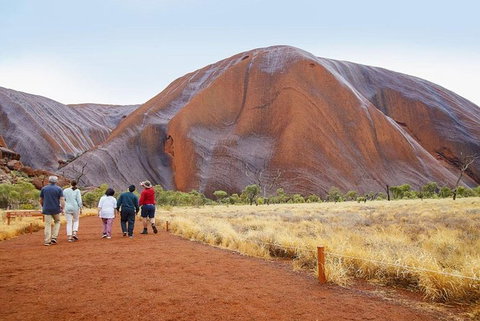 Explore Uluru: 7 Hours Guide Tour At Sunrise With Light Breakfast - Accommodation Asia 5