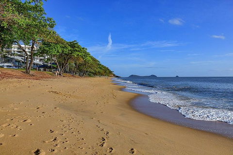 Airport Transfer - Palm Cove, Kewarra Beach & Trinity Beach To Cairns Airport - Accommodation China 7