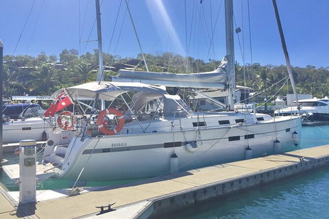 Sailing Curlew Escape On Moreton Bay - Accommodation Asia 8